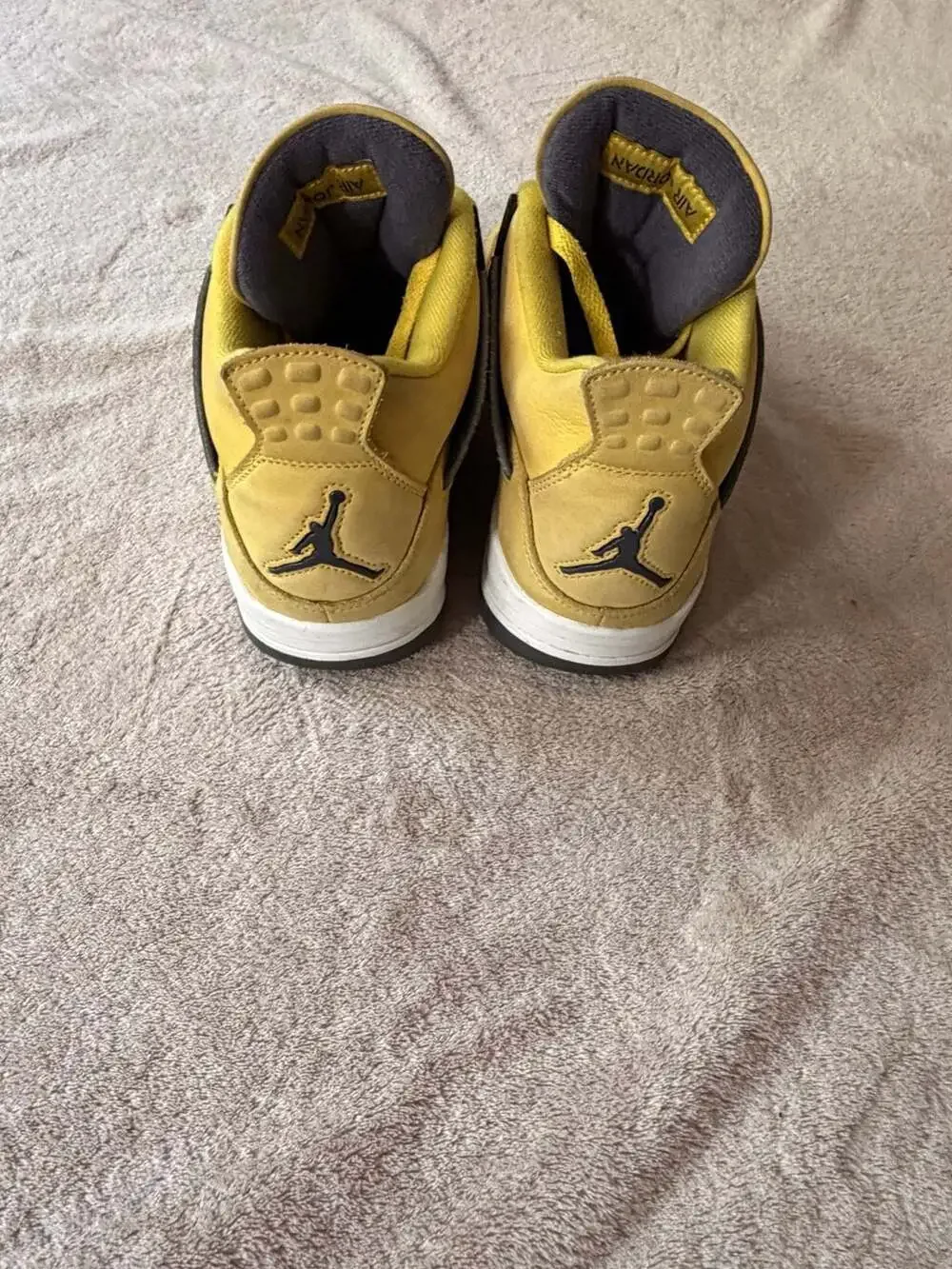Air Jordan 4 Retro Lightning (2021) Men's Size 9